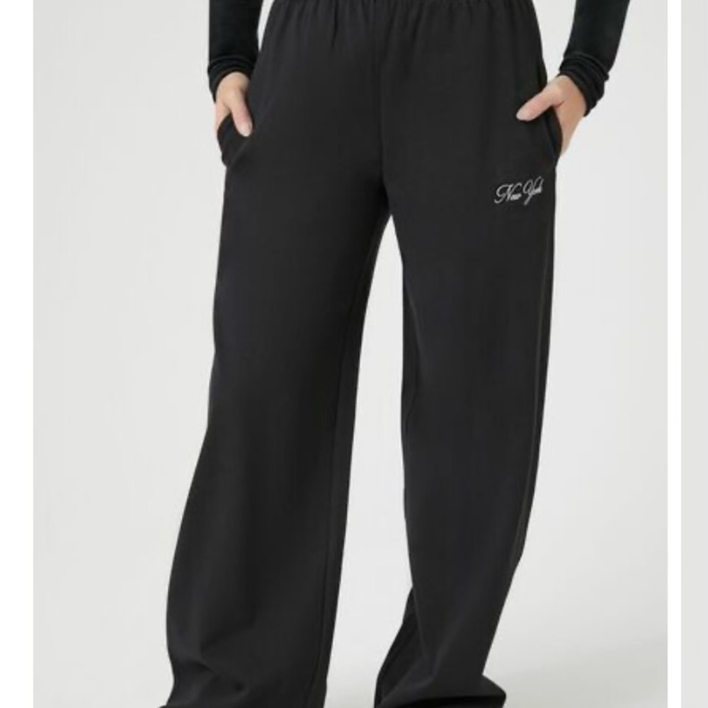 NWT forever 21 fleece pants with pockets and straight legs